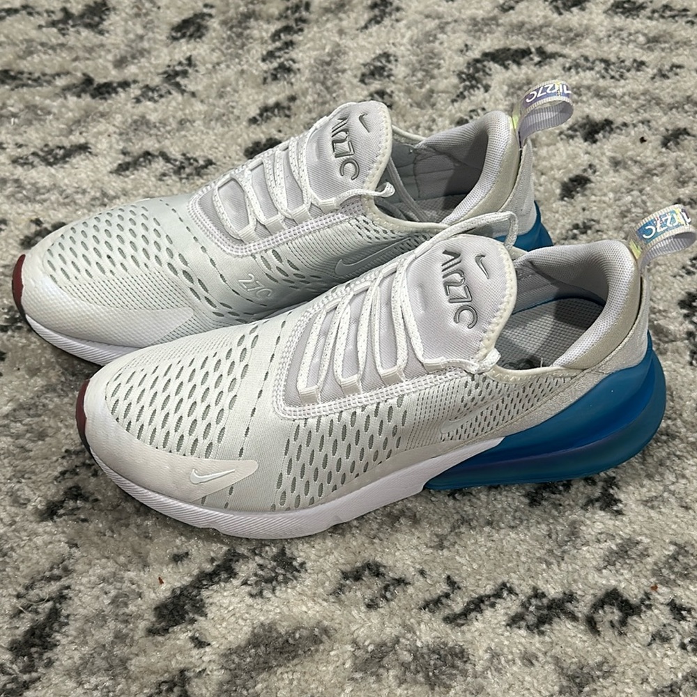 Men’s Nike 270s